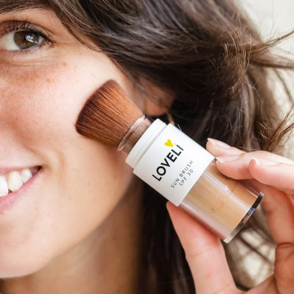 Loveli Sun brush SPF 30